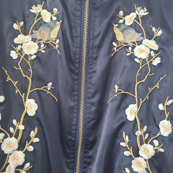 Embroidered jacket - Picture 2 of 4
